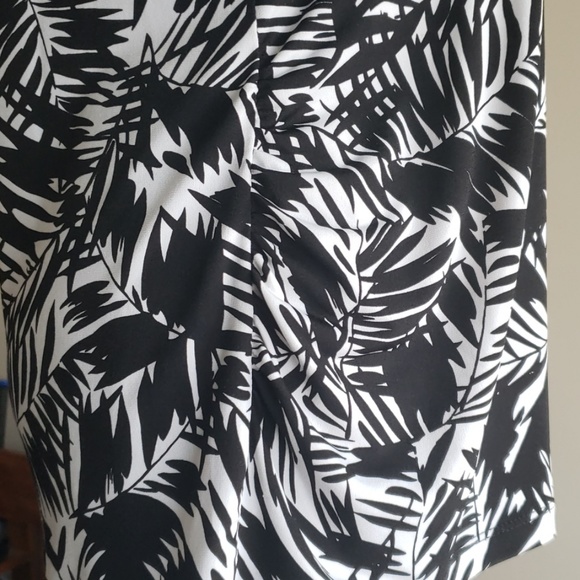 Christopher Banks Palm Print Women's Dress Top Shorts Sleeve Medium Black White - Picture 3 of 8